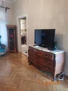 3.5 polunamesten ili namesten salonac
